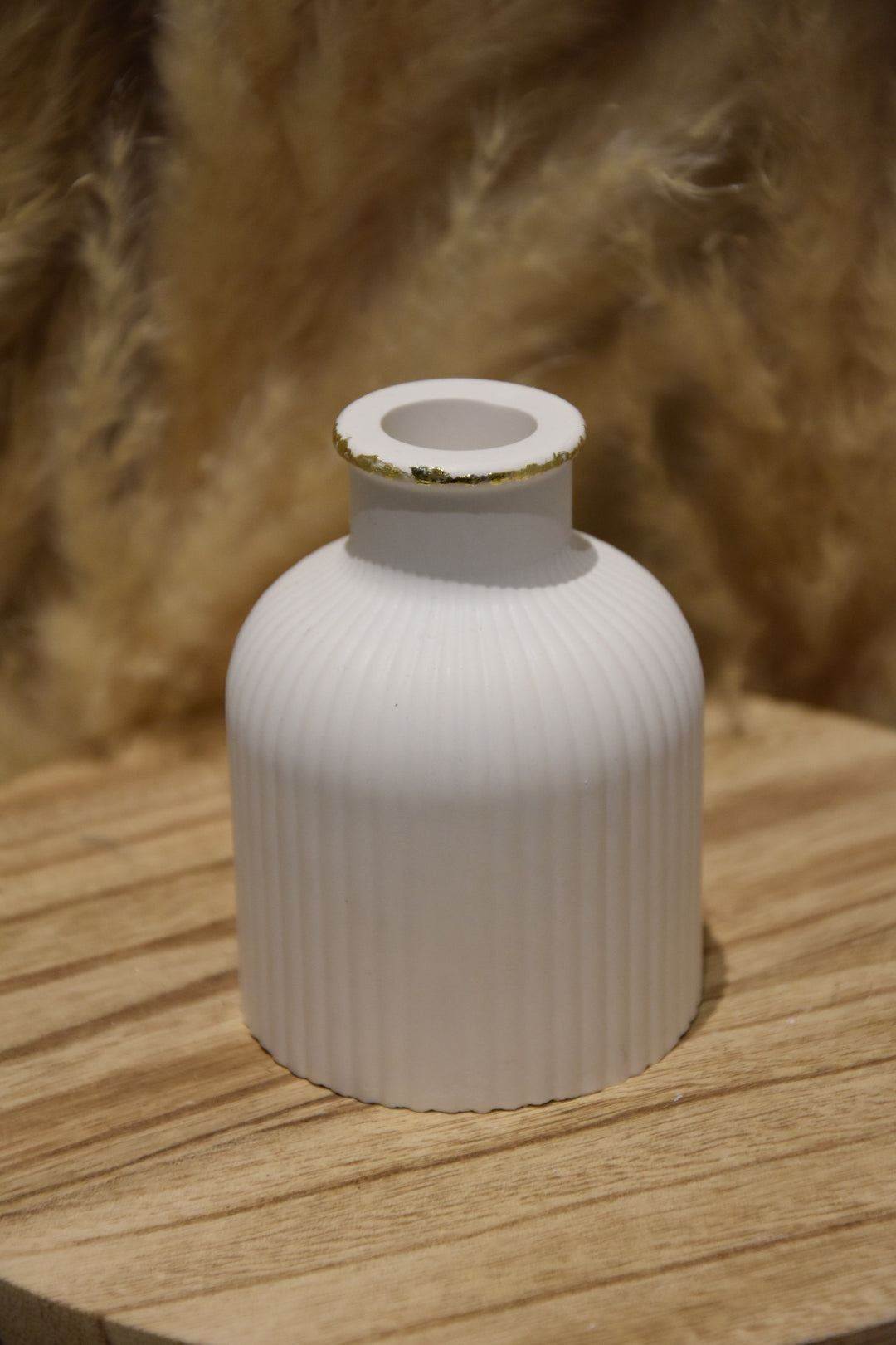 Vase schmal gerillt