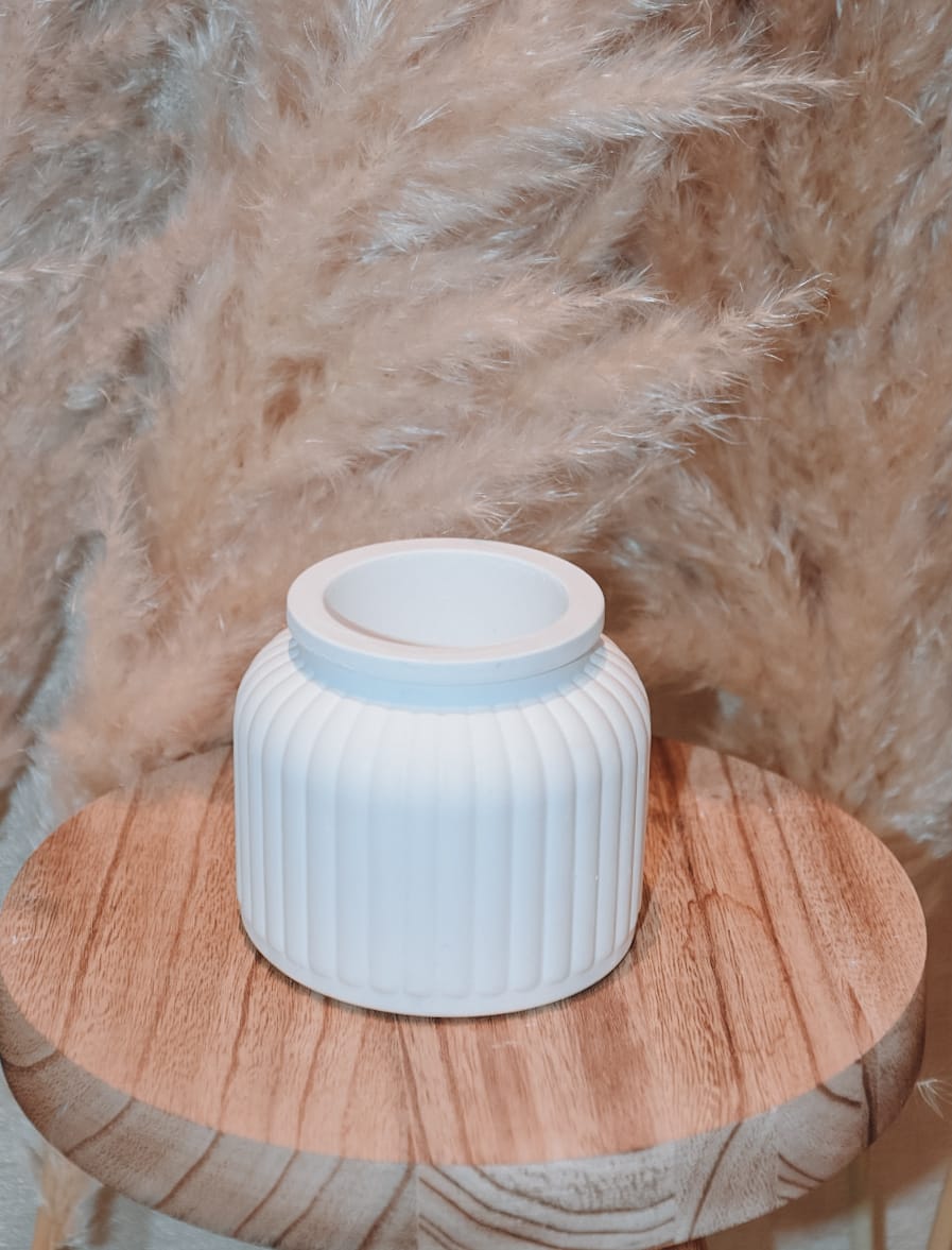 Vase breit gerillt